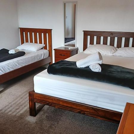Homestay Family Room, Near The City Center Крайстчърч Екстериор снимка