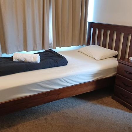 Homestay Family Room, Near The City Center Крайстчърч Екстериор снимка