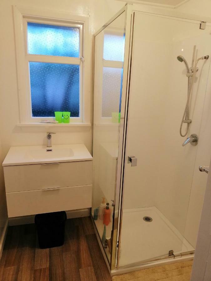 Homestay Family Room, Near The City Center Крайстчърч Екстериор снимка